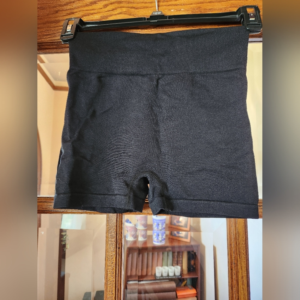 Exercise shorts
